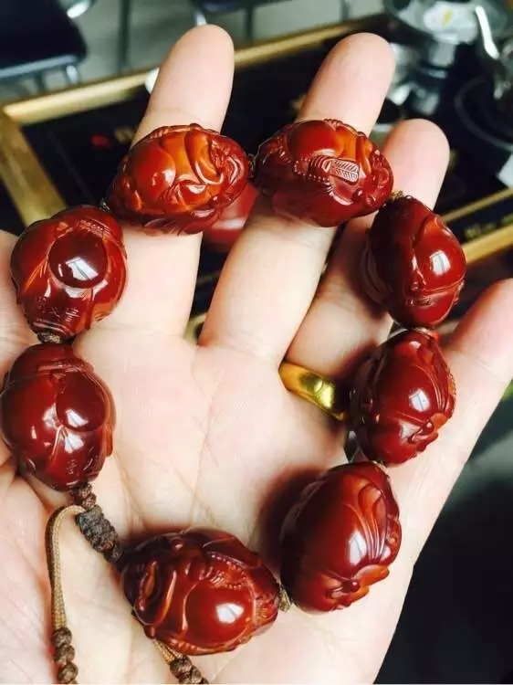 还在为摆盘而犯愁吗,文玩手串穿绳打结方法视频教程