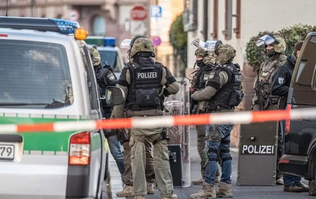 德国抓获5名恐怖分子，趁疫情袭击美军基地，买好*弹炸**，准备行动