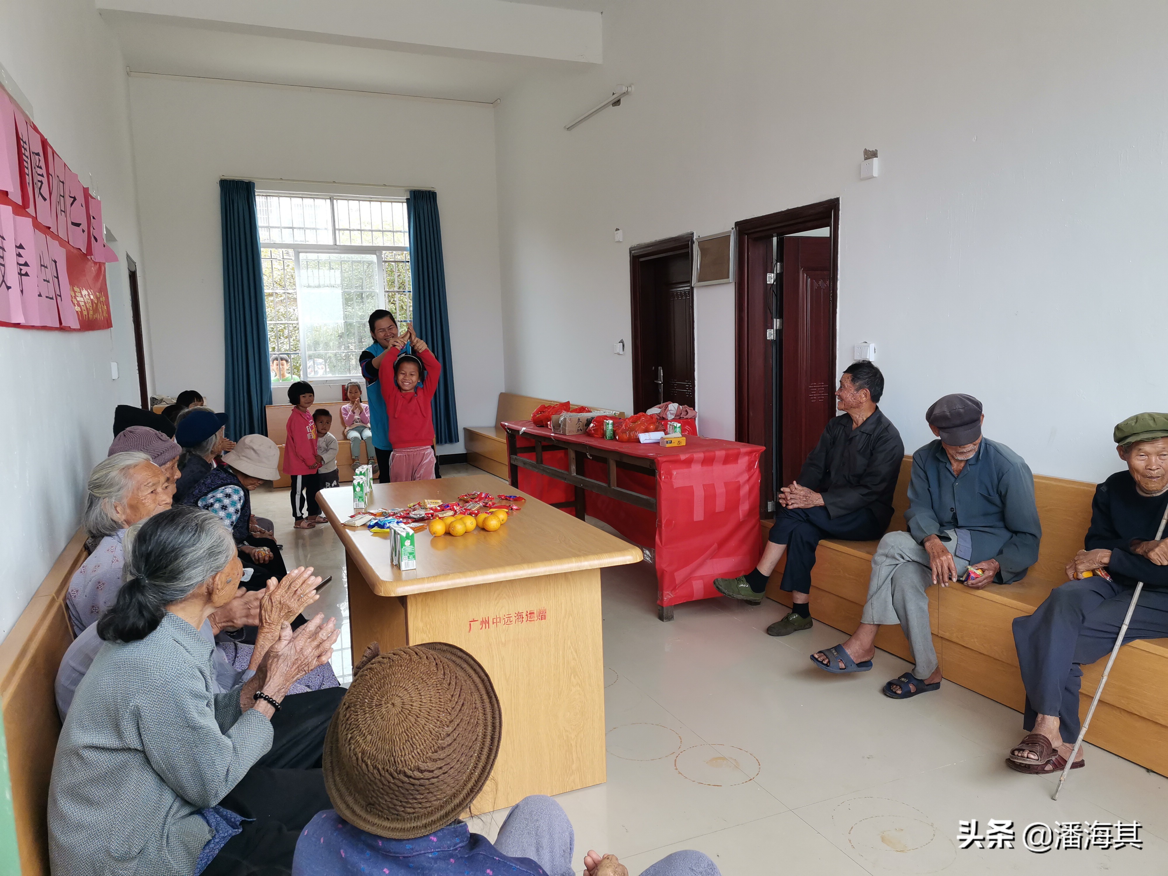 遂溪县洋青社工到文相东村开展“关爱长者,情暖夕阳”寿星生日会