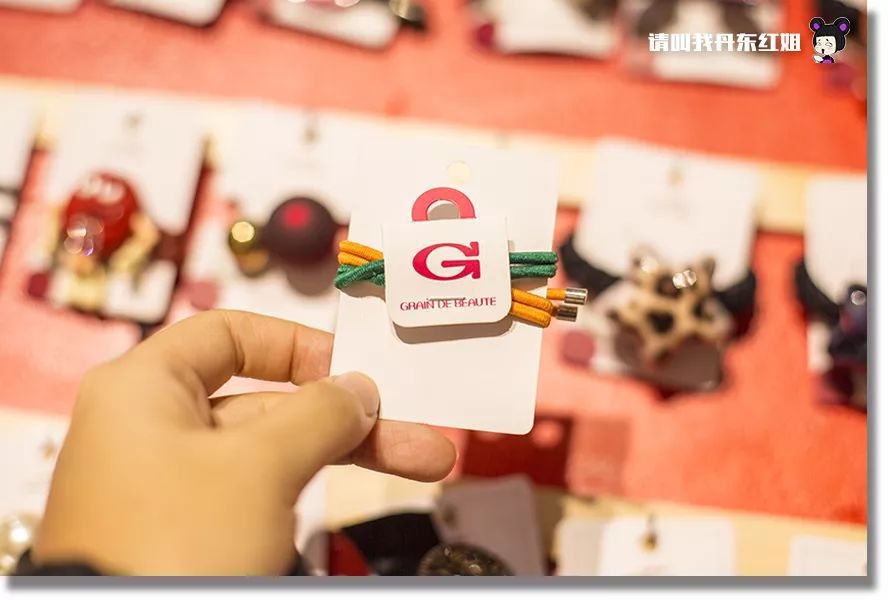 小情侣闺蜜居然在小屋鼓捣一下午，弄出了这个？