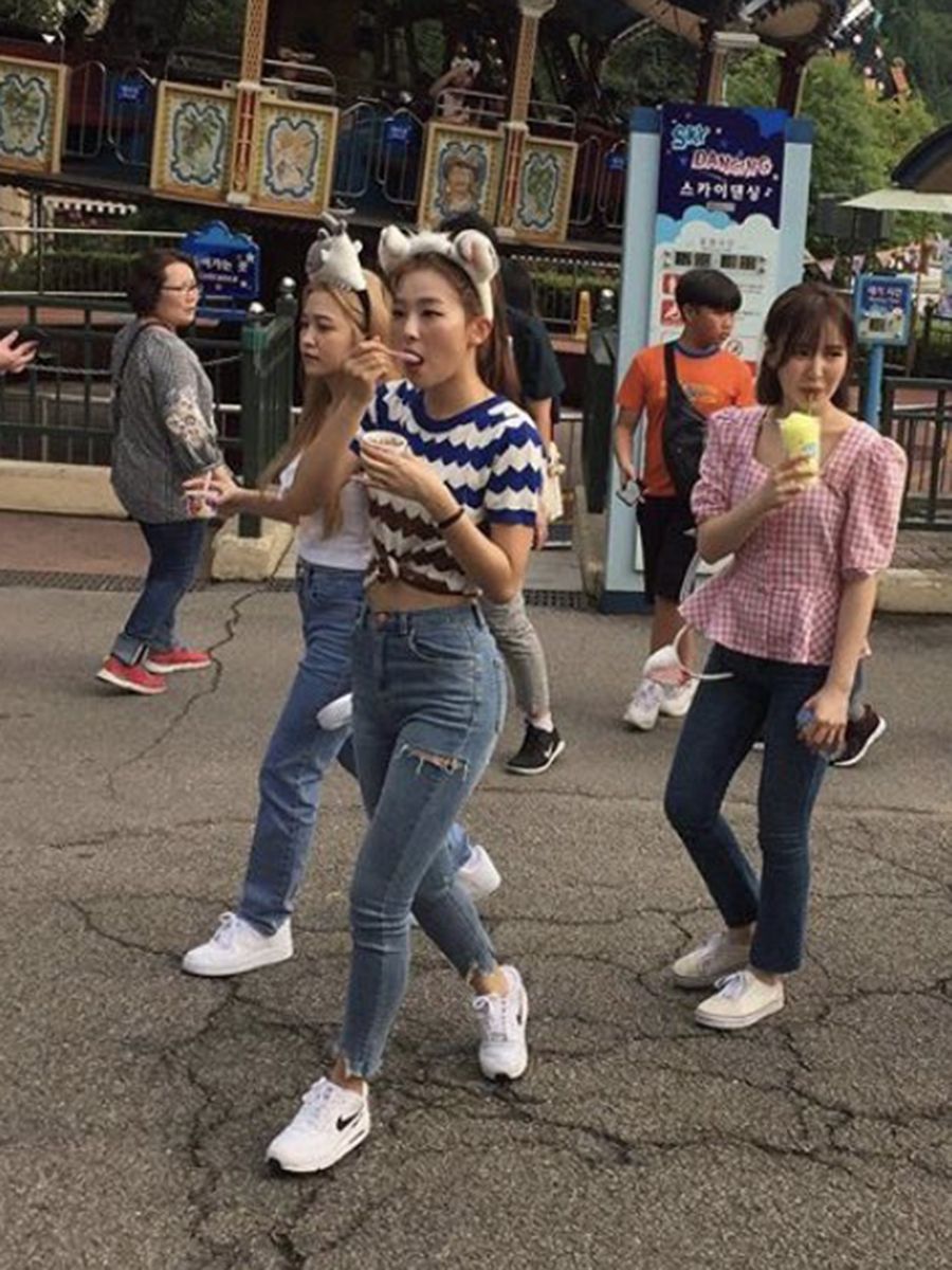 red velvet 单腿牛仔裤 (美得让人惊艳的red velvet女团)