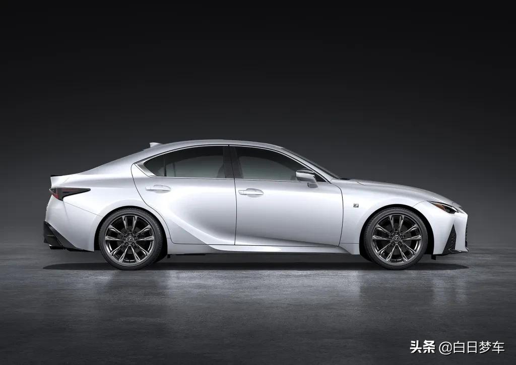 全新一代雷克萨斯is300,2022款雷克萨斯is官图发布