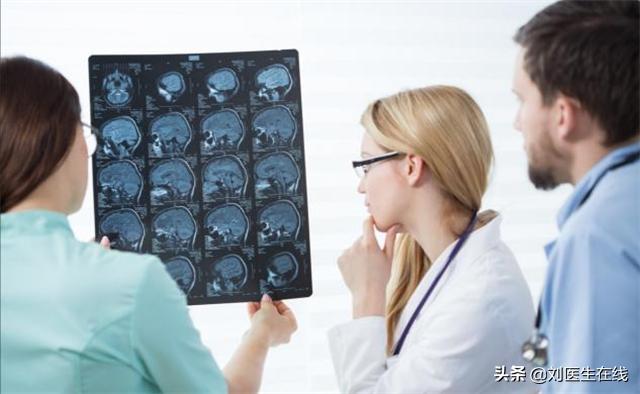 老年人体检出来脑萎缩,脑白质稀疏脑萎缩是老年痴呆吗