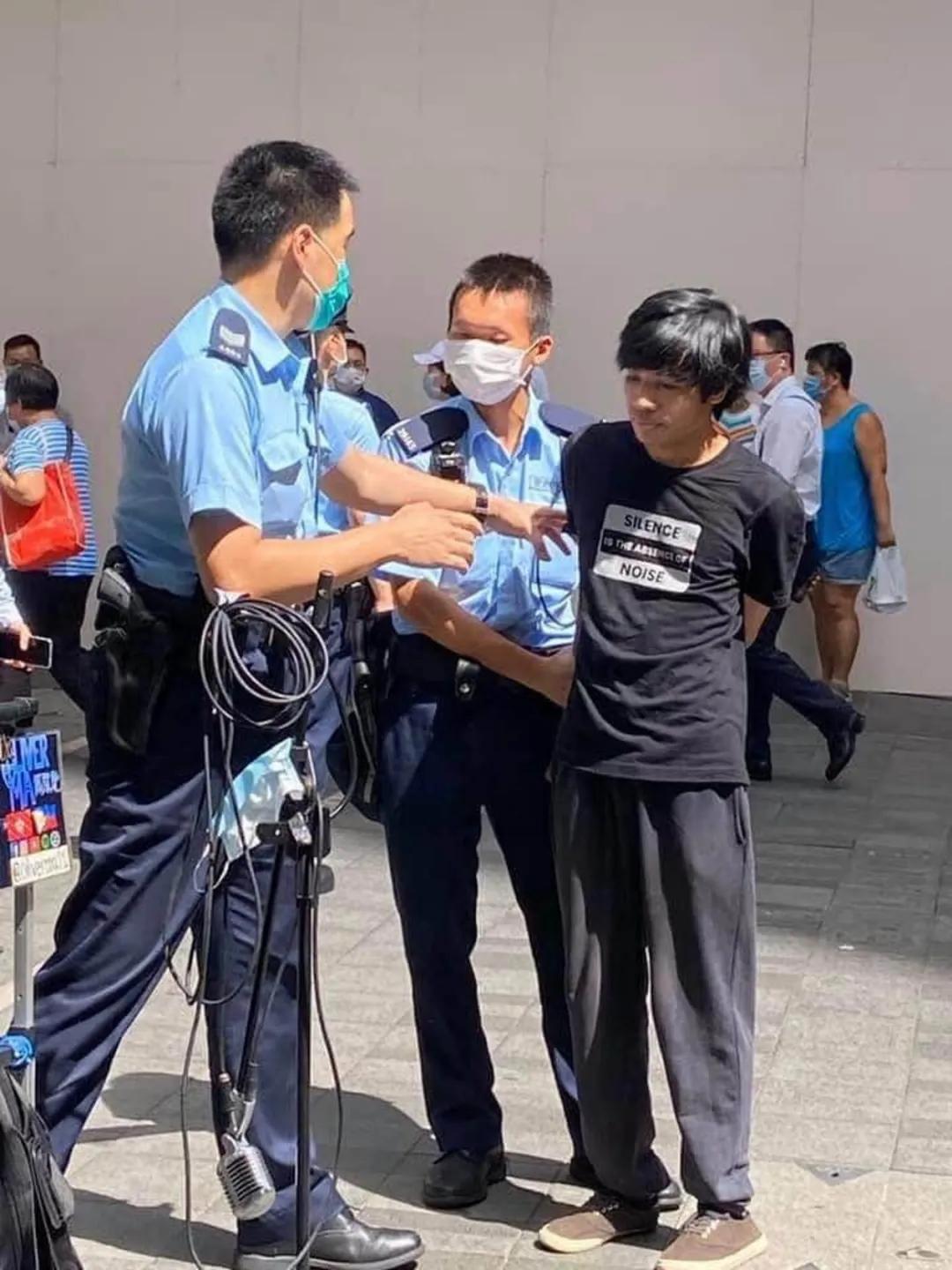 有人假装记者，有人演唱禁歌丨香港一日