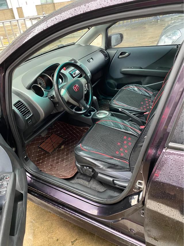 06年飞度两厢1.5自动挡怎么样,04年两厢本田飞度1.3l自动