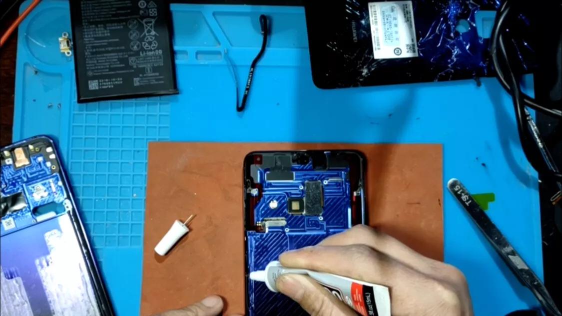 华为mate20重摔后无背光,mate20后盖可以更换成mate20pro后盖吗