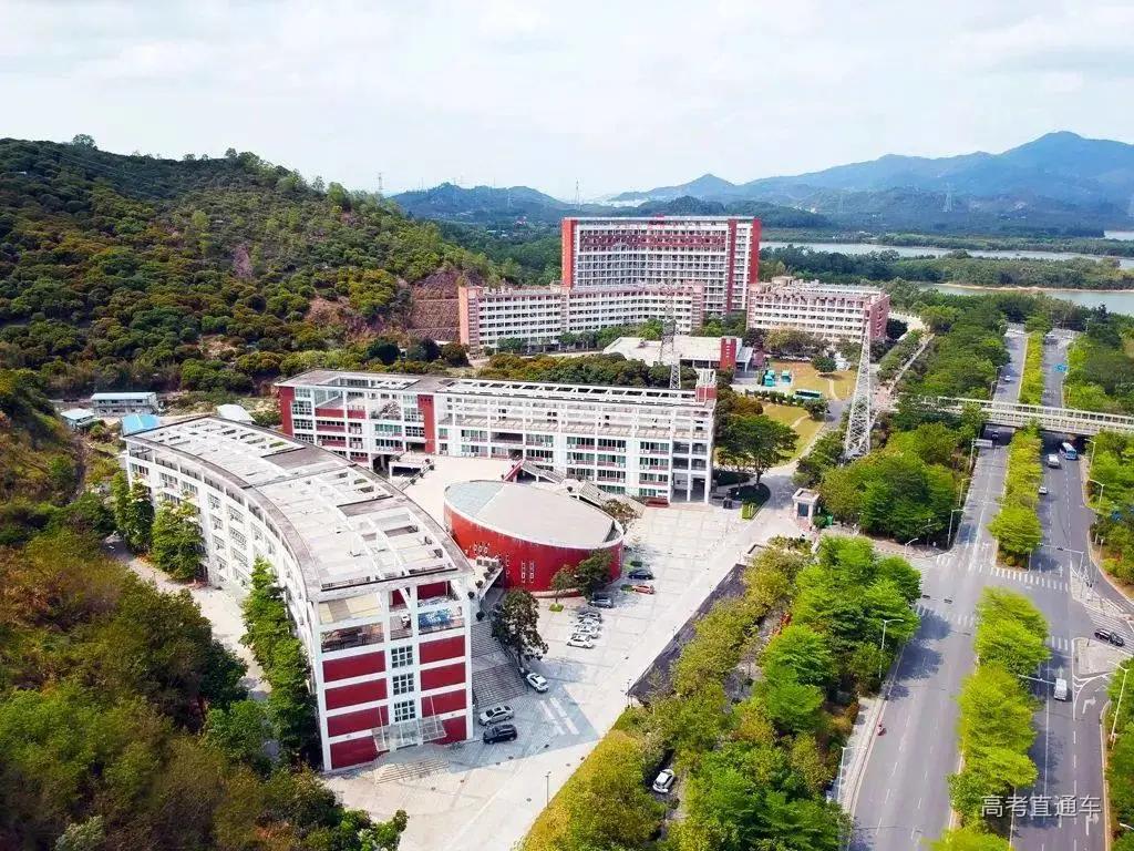 深职院在专科里面的排名,深职是全国最好大专吗