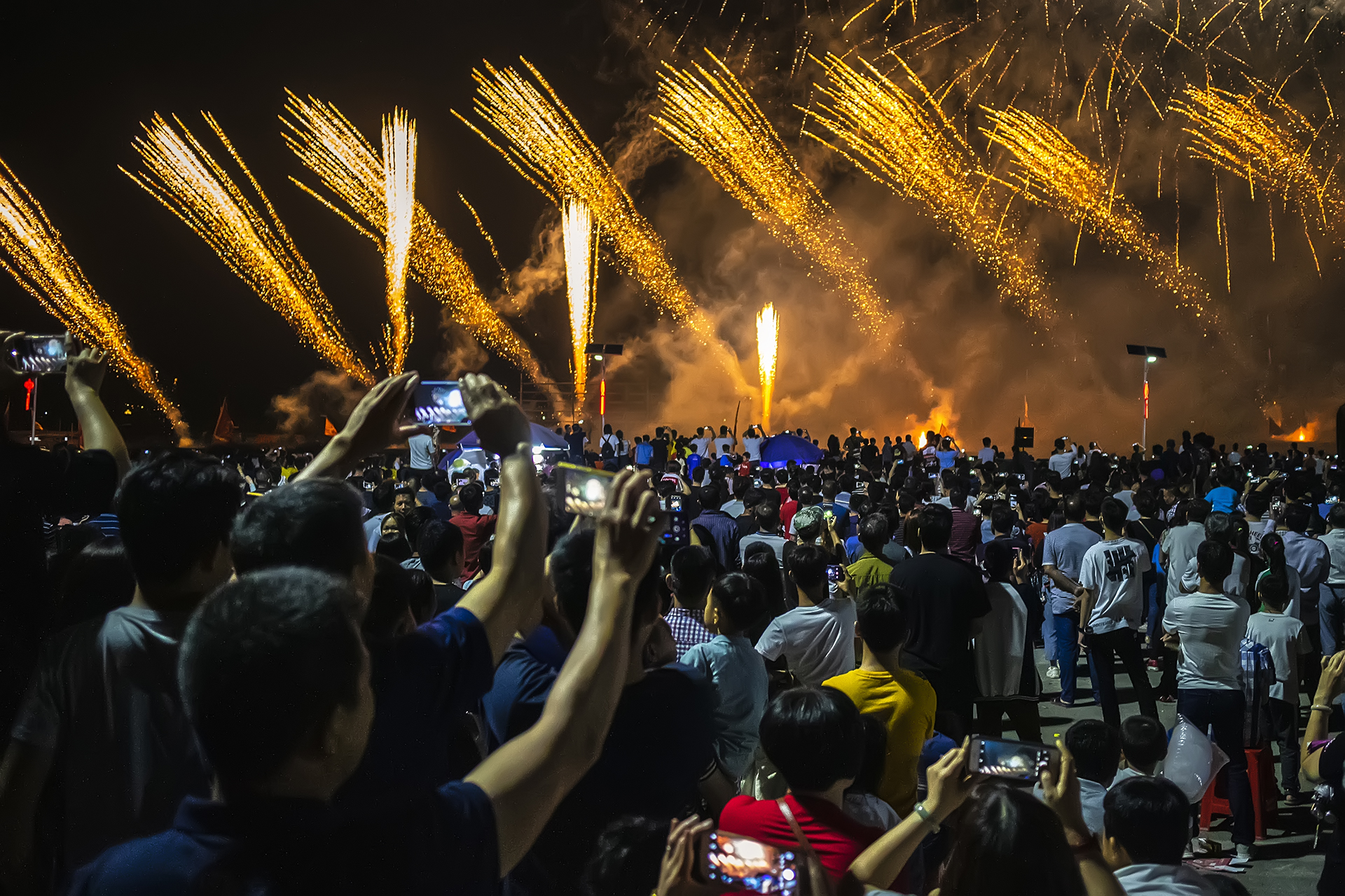 佳能eosm200夜景拍人像,佳能eosm200拍摄效果