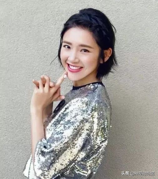 花瓣丸子头学生党蓬松,古风丸子头前额花瓣头饰