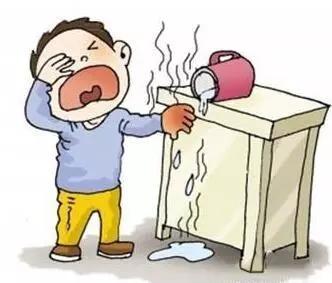 被开水烫伤后涂了药可以涂牙膏吗,烫伤了能不能用芦荟胶或者牙膏擦