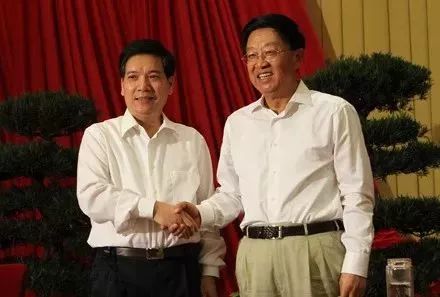 “开创省委书记主动投案先河”，大批云南干部谈秦光荣落马