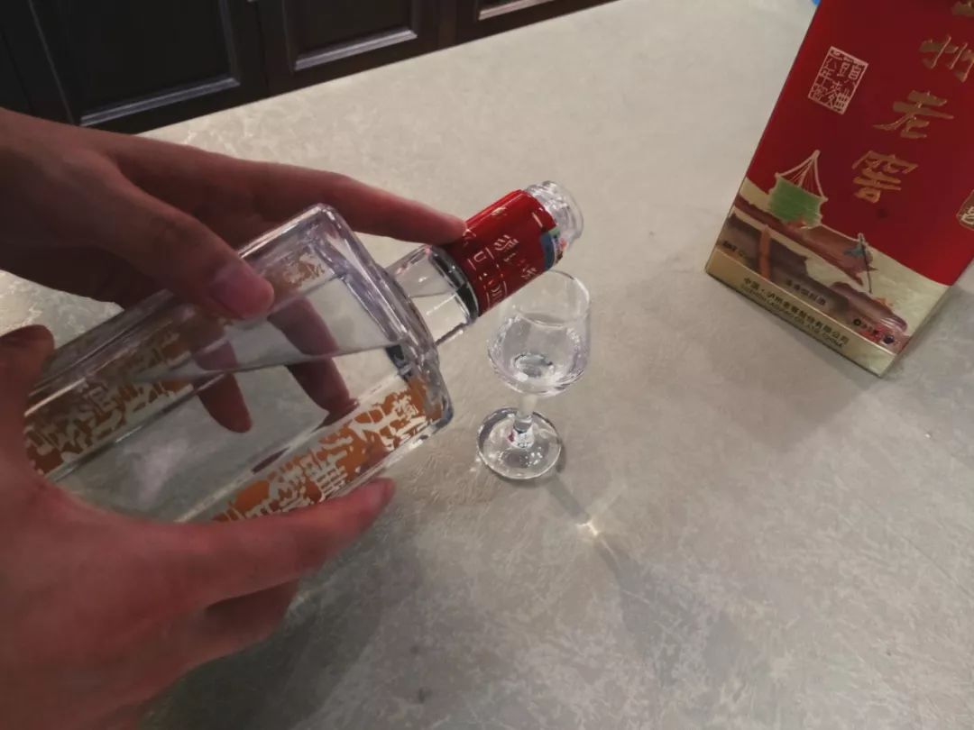 哪一年泸州老窖头曲值得收藏,泸州老窖6年窖头曲到底好不好喝