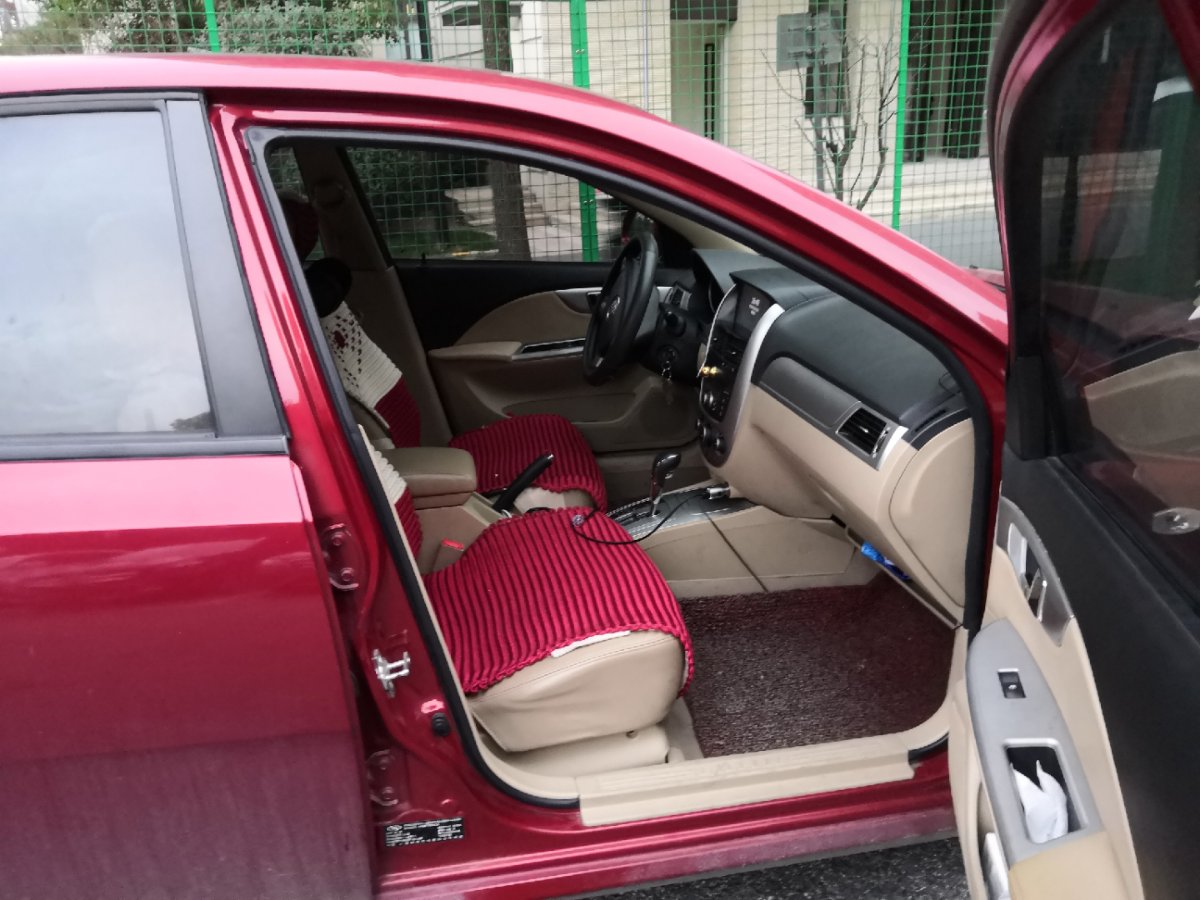 别克凯越4万到5万元自动挡高配,全新别克凯越4万起售