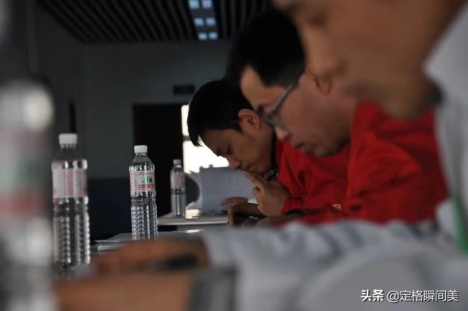 靠手艺吃饭真好,焊工靠技术吃饭