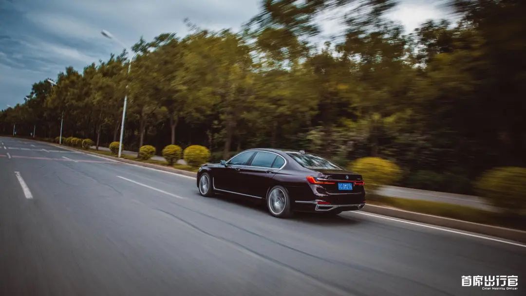 一台宝马740,一辆宝马740