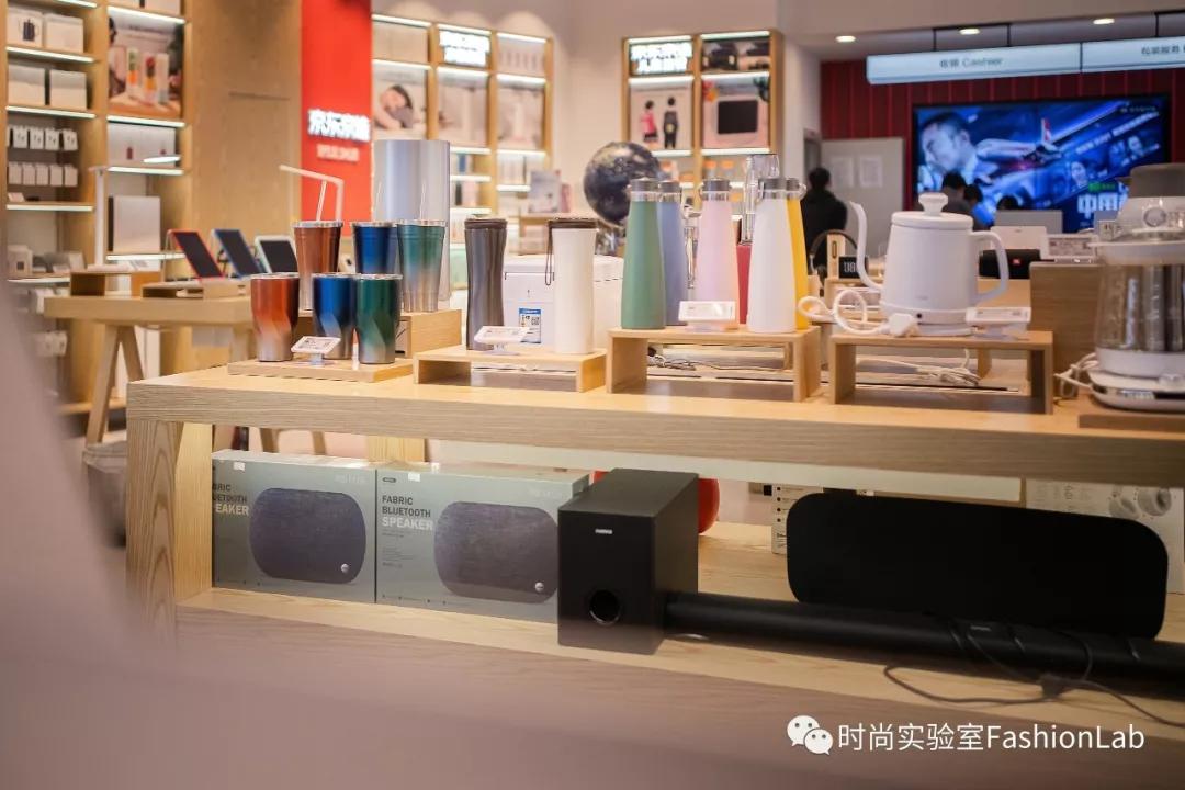 送对年终礼物是当代青年的社交核*器武**