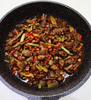 香辣啤酒鸭家常做法加土豆,香辣啤酒鸭的家常做法简单