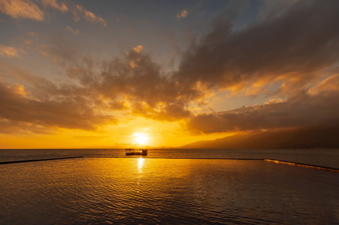 网红景点水晶洞,分界洲岛网红拍照景点