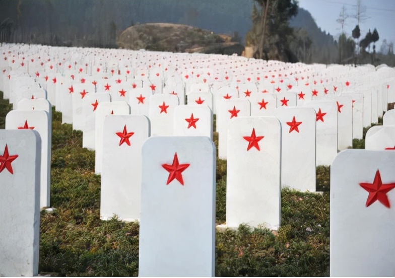 养父去世后36岁女孩寻亲,女子整理父亲遗物发现一封血书