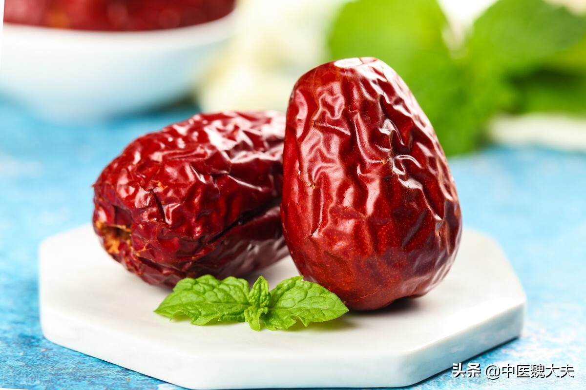 经期吃红枣黑糖姜水好吗,月经期可以吃红枣枸杞红糖水吗