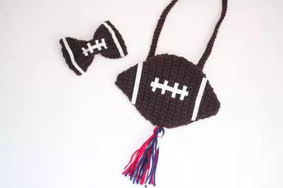 如何钩小包上的小装饰,钩个随身小包包好看