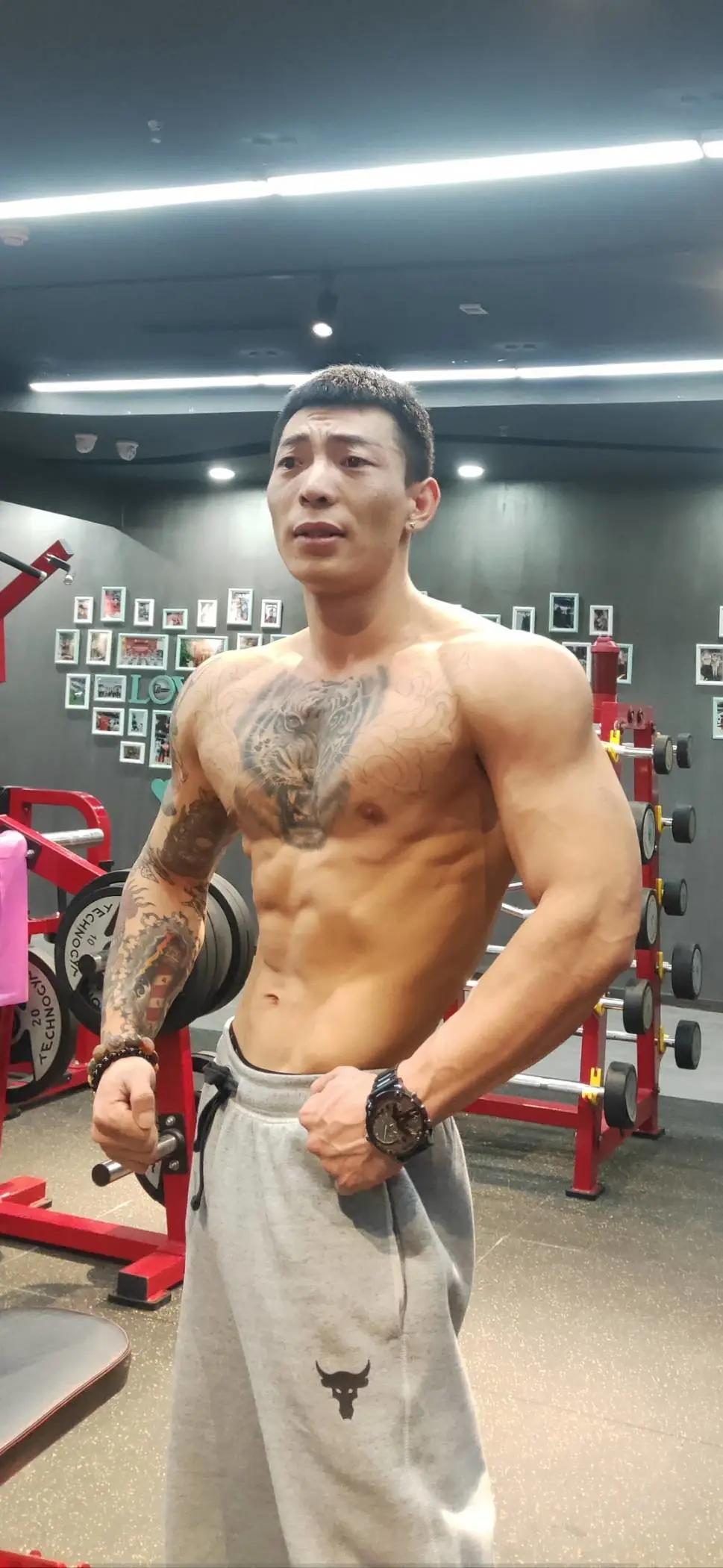 不可多得的科学健身教程胸部训练,新手健身从胸部开始练