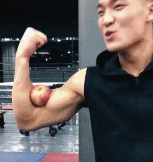 周杰伦喝奶茶变胖,周杰伦喝奶茶前后对比腹肌