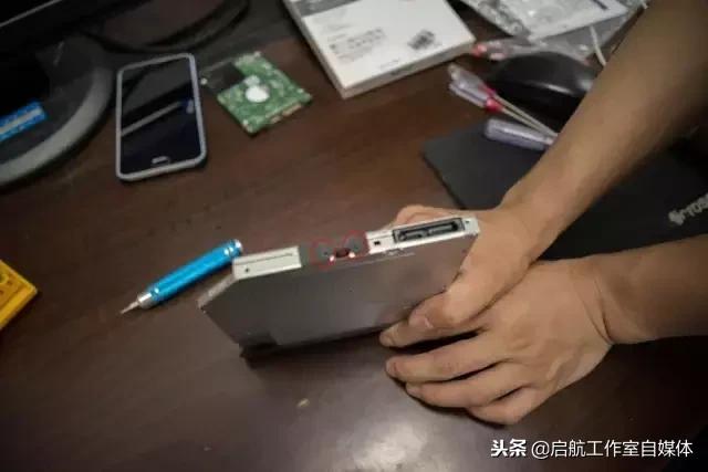 笔记本自己加装固态内存条教程,老笔记本更换内存条和固态硬盘后