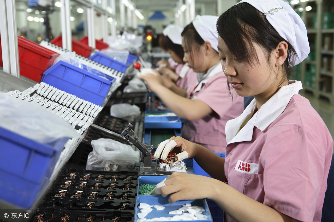 可以修改原始考勤记录数据的是哪种人脸指纹考勤机？