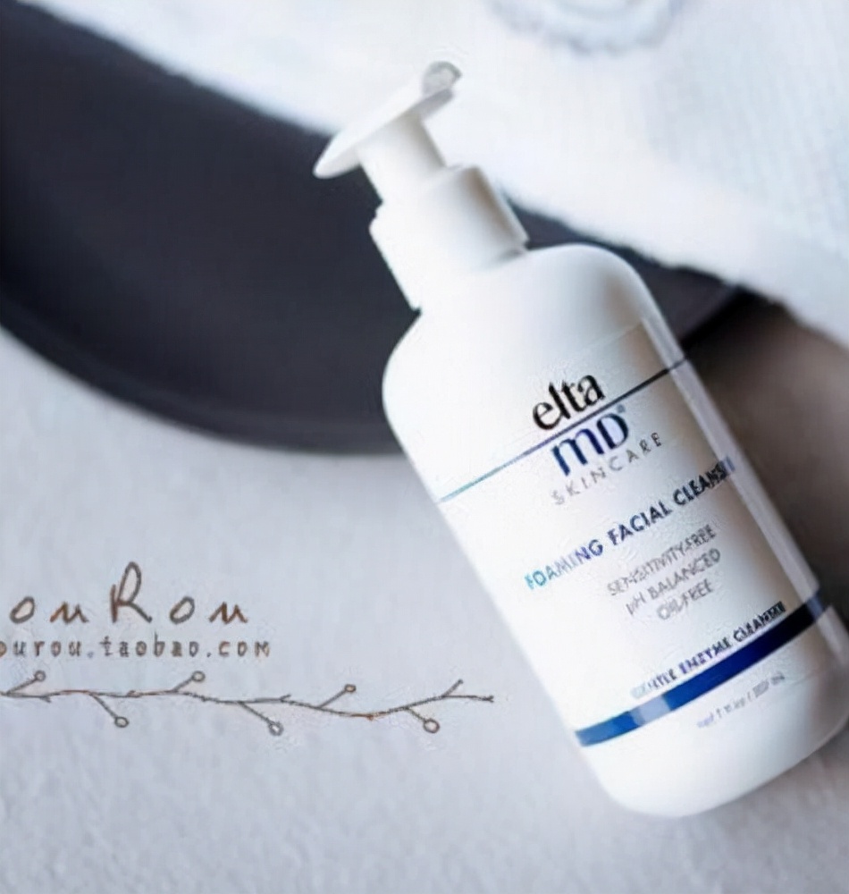 洗面奶推荐：深入肌肤清洁毛孔脏污，充分洗净皮肤上的污垢及角质