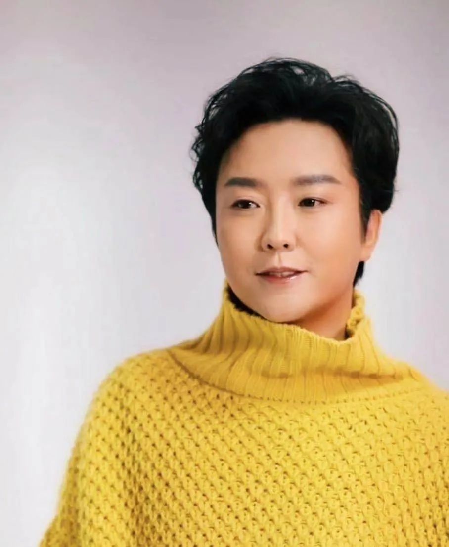 李玉刚浓妆艳抹图片,李玉刚年轻照图