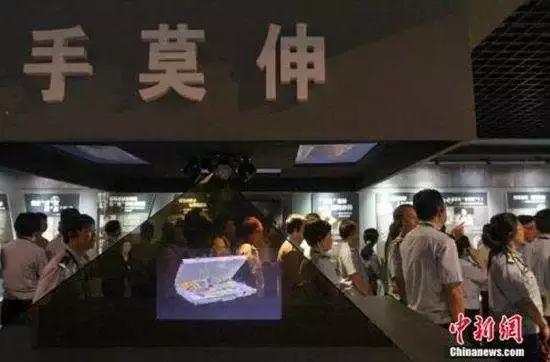 居然有这种地方！村官自称“万岁”逼人磕头