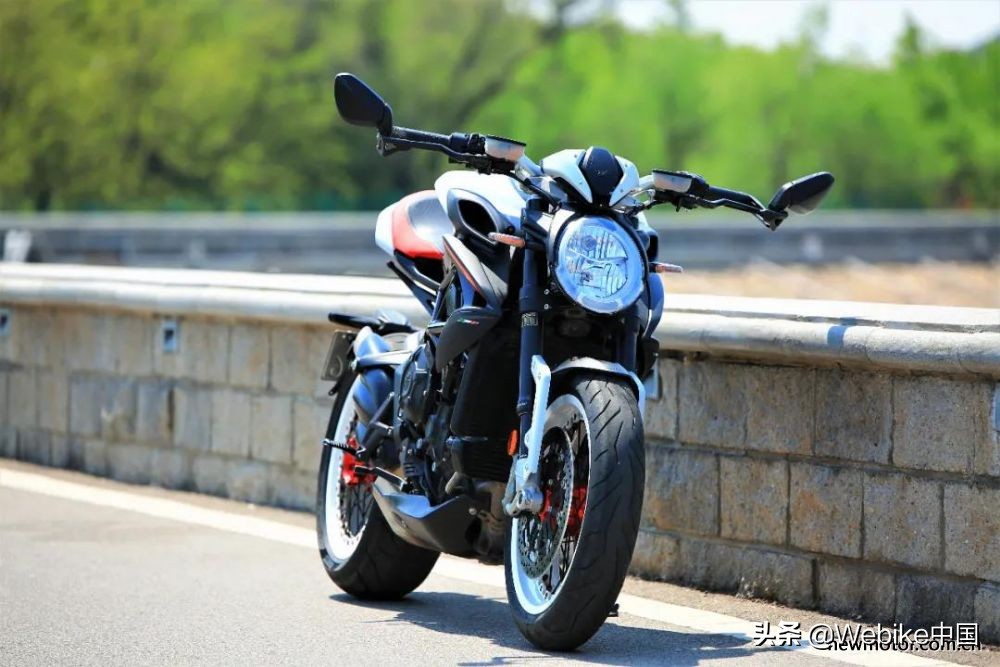 濂ュ彜鏂superveloce800,濂ュ彜鏂brutale800rr