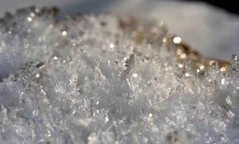 人造钻石与天然钻石的区别与价值,人造钻石和天然钻石的最大区别