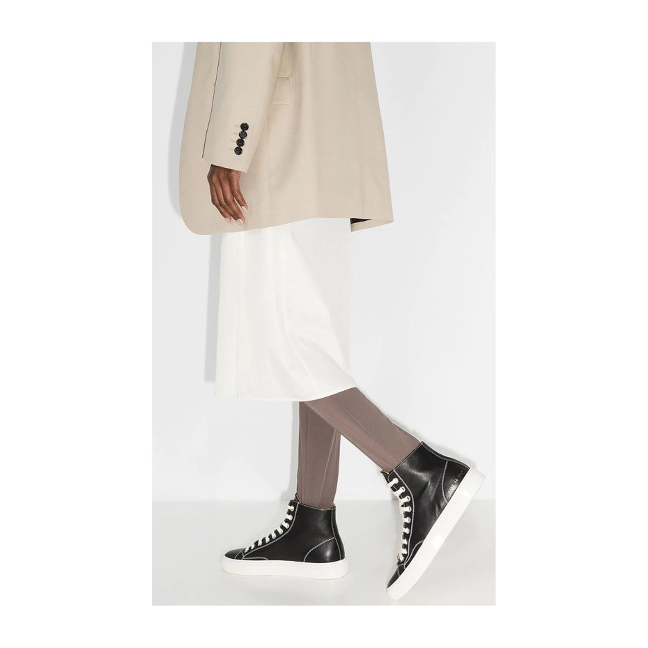 eightmonkeys品牌运动鞋男,脚肥的女生适合哪个品牌的运动鞋