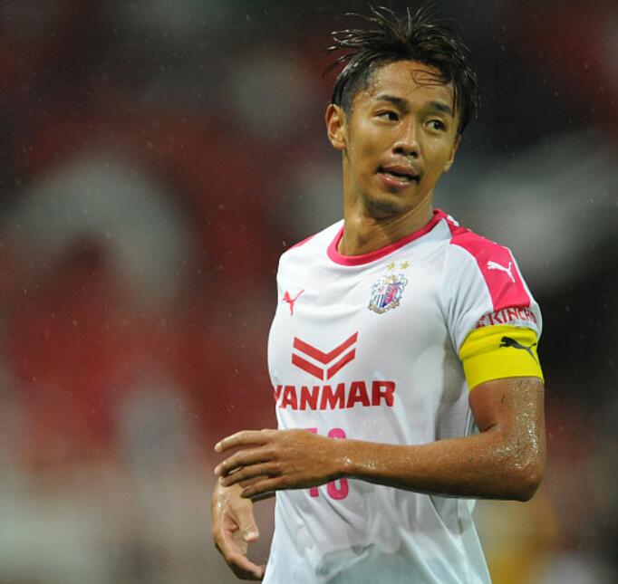 旅欧名将揭幕战斗法伊涅斯塔大阪樱花10号目标“登船”