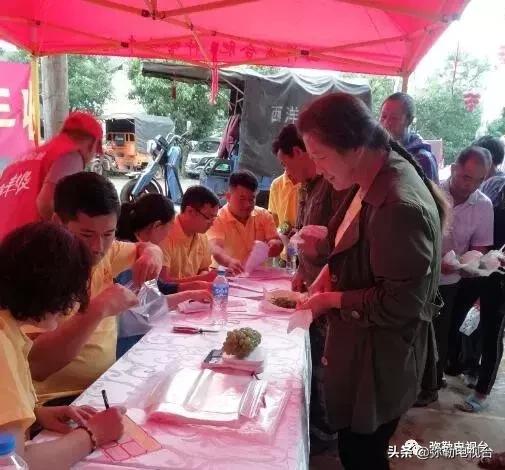 弥勒葡萄价格,弥勒葡萄卖5元一颗