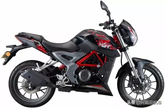 为什么这么多年轻人玩摩托车,为什么玩摩托车的人越玩越大排量