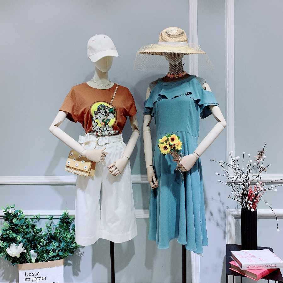 一个小型的服装尾货店应该如何去拿货呢?