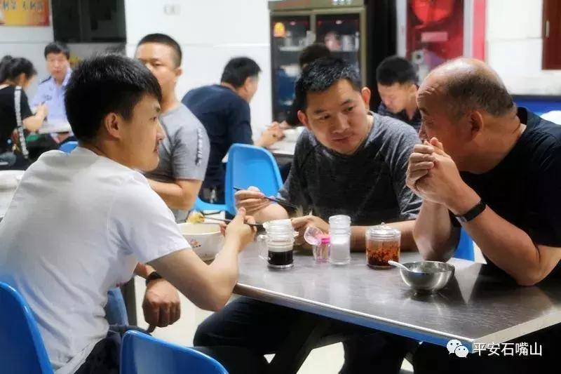 流口水了没?警察的“深夜食堂”,不只是……