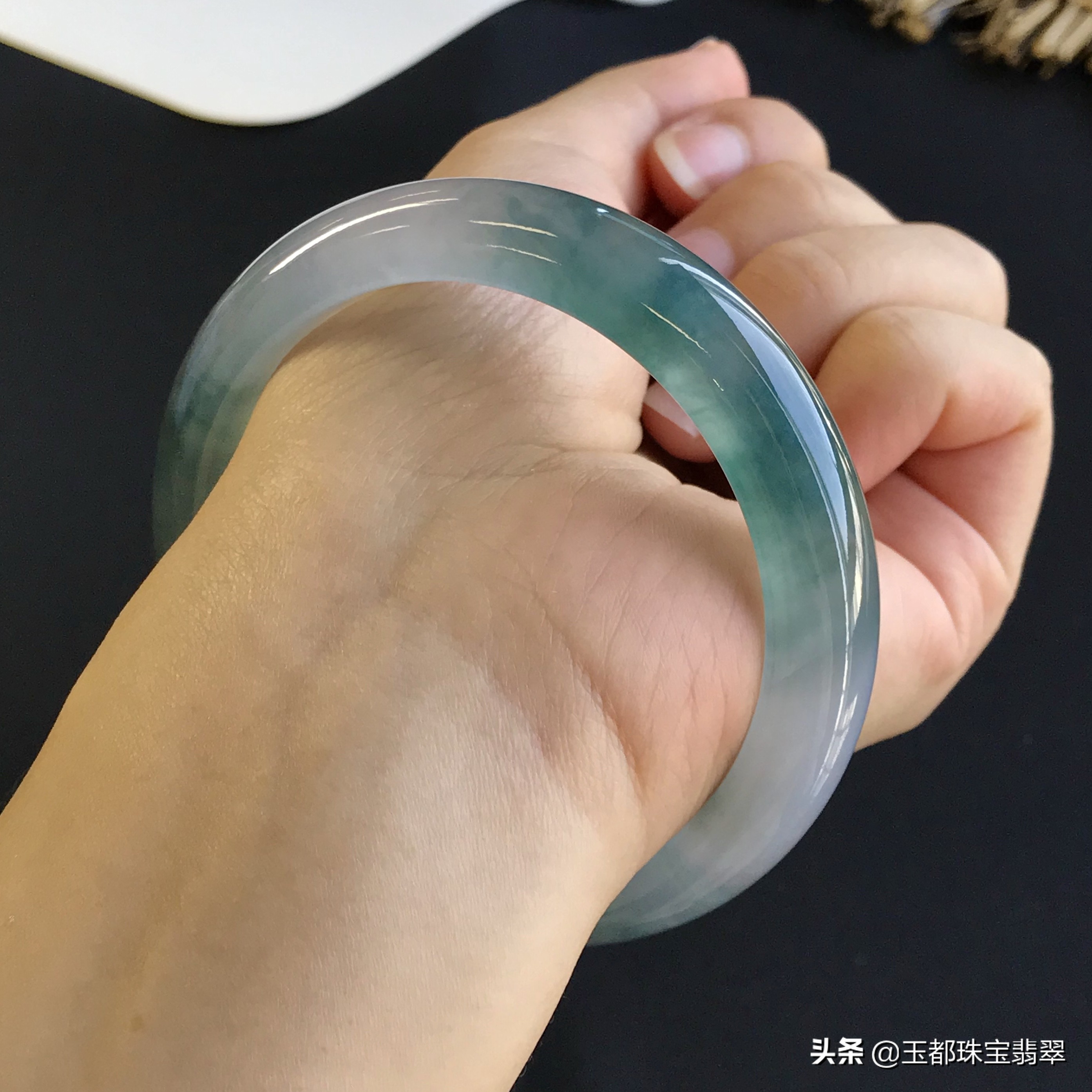 翡翠起胶一般是什么种水,什么是翡翠起胶感