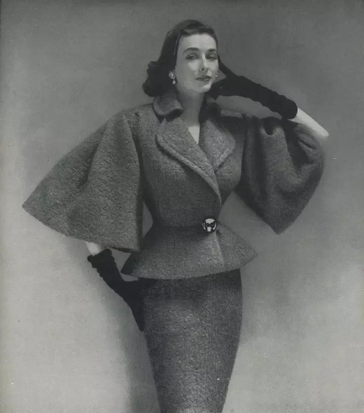 「这几款袖型」让明星们暗暗较劲最后品牌火了