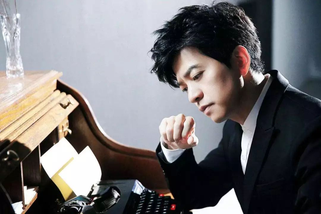 李健跨界的段子,李健段子手解读