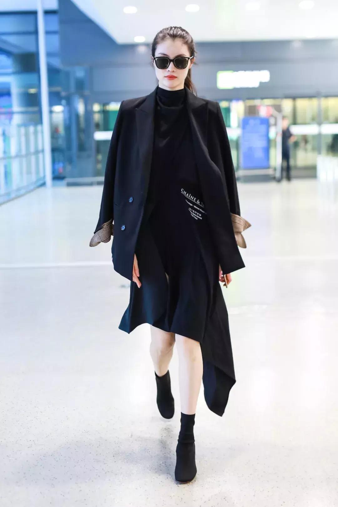 男士黑色羽绒服配什么打底衫,黑羽绒服大衣配什么打底衫