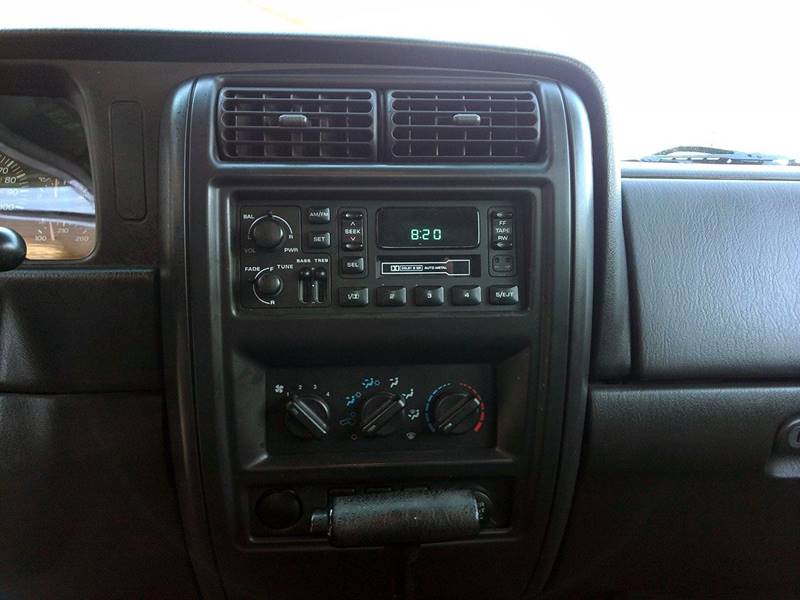 爆改的Jeep切诺基，太帅了！这气场一点也不输牧马人嘛