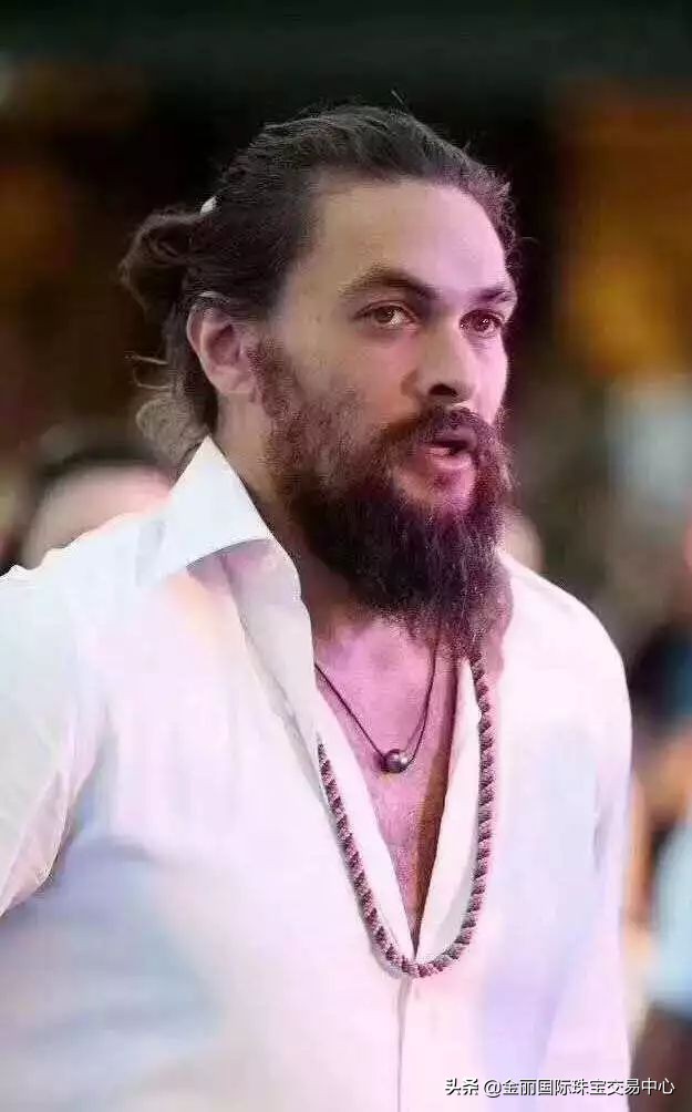 潮男进击路|男人戴珍珠是种什么体验？
