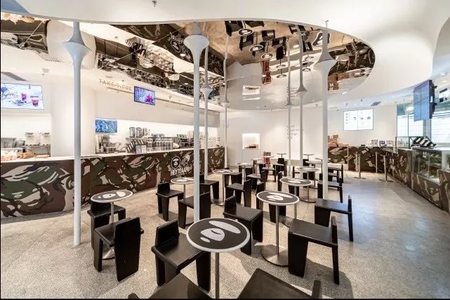 服装人要哭了！年利润4亿、估值90亿的喜茶竟然跨界服装行业？