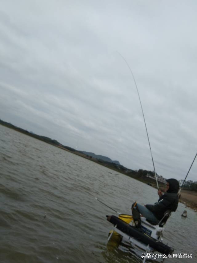 冬天钓鲫鱼小综合鱼竿,寒潮大风天钓鱼