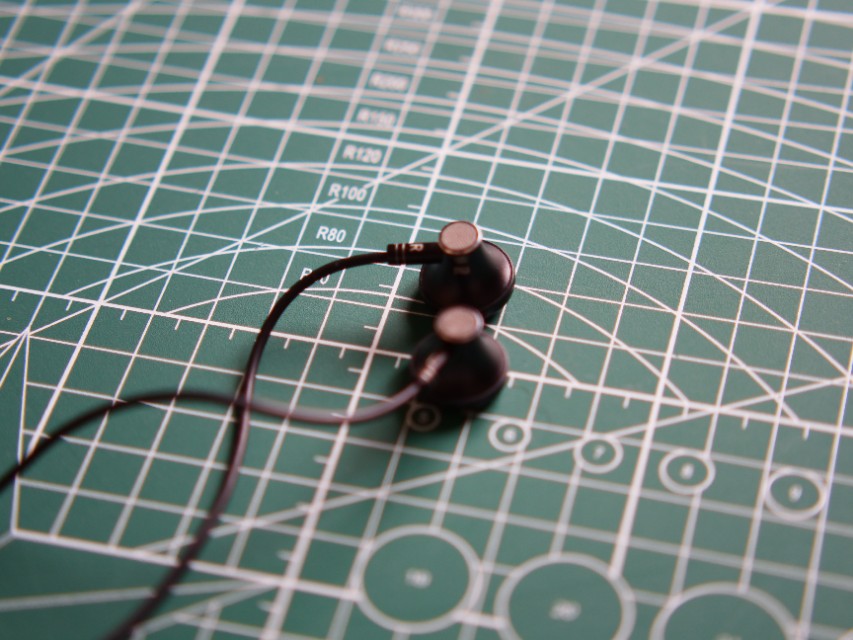 小米双动圈和单动圈哪个好,小米动圈pro值得购买吗