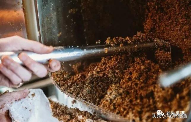 美人如玉，永恒的琼浆｜茅台镇专产琼浆玉液，美女酒瓶宜收藏